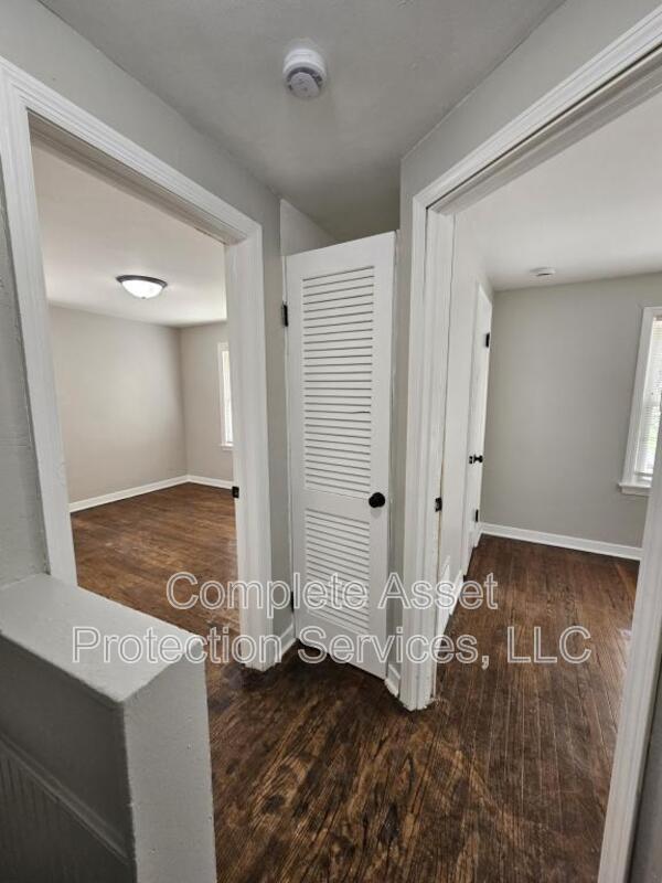 Building Photo - 5012 Jefferson St