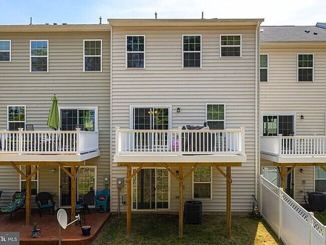 Building Photo - 314 Landing Dr