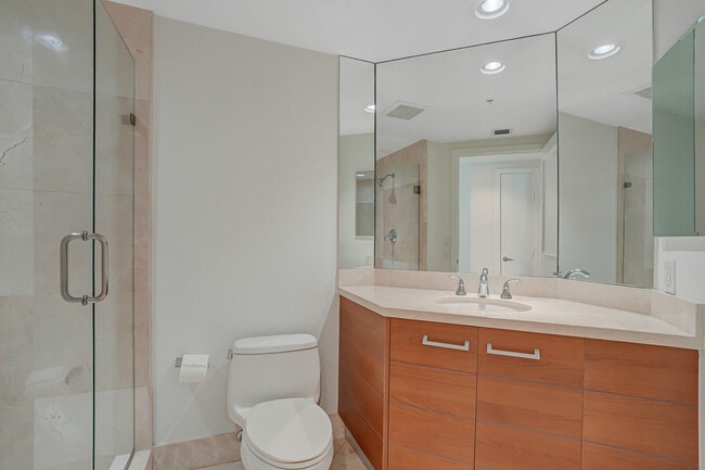 Building Photo - 3630 Gardens 901c Pky