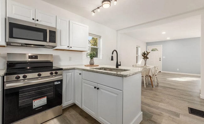 Building Photo - 270 Westview Ave