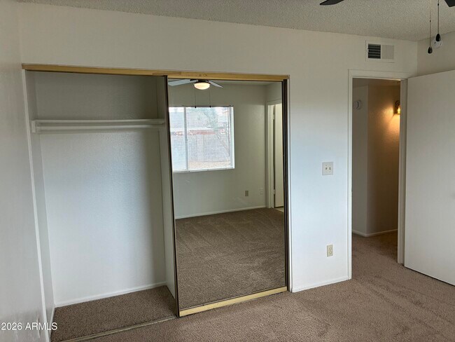 Building Photo - 4831 W Juniper Ave