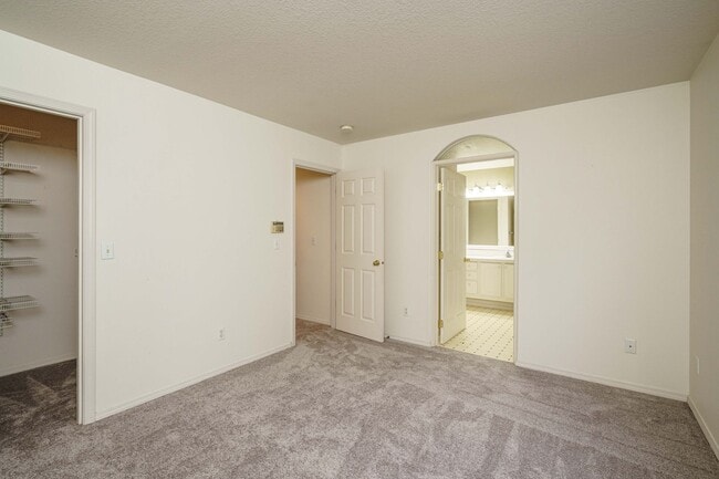 Building Photo - Desirable Fisher's Landing Elementary School District - 3 Bedroom 2.5 Bath