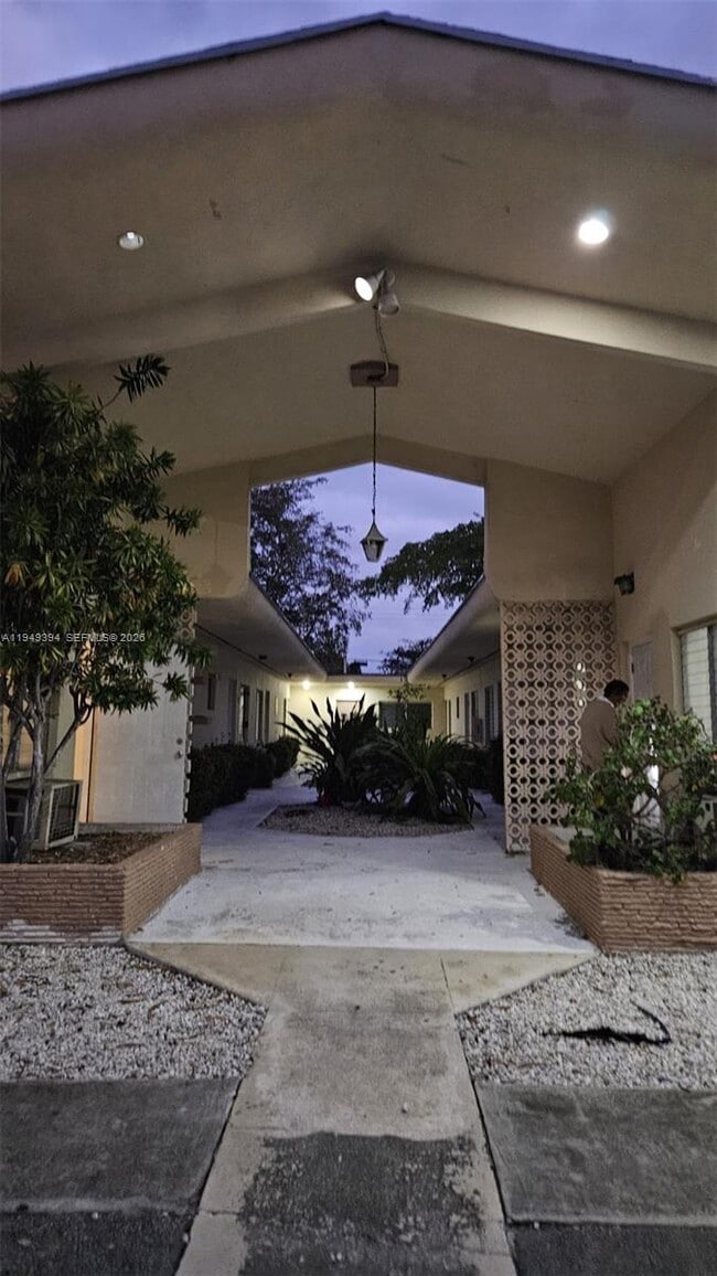 Building Photo - 1260 NE 139th St