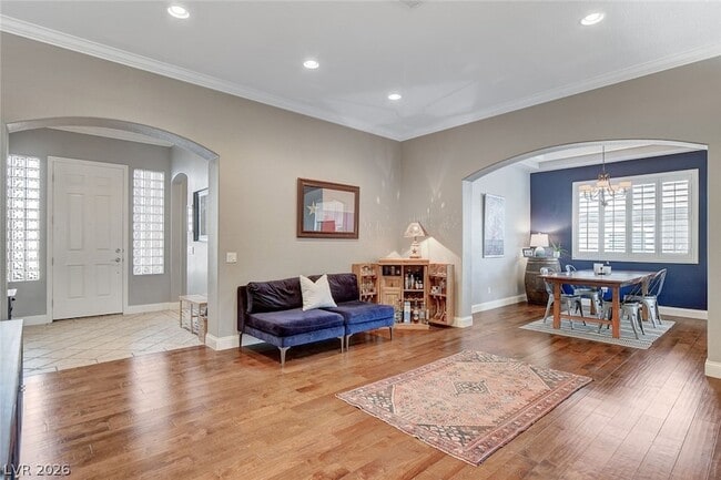 Building Photo - 10553 Linderhof Ave