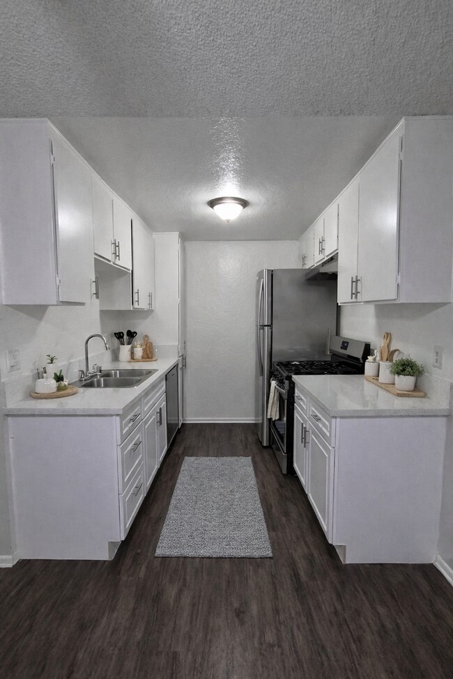 Interior Photo - 14101 Browning