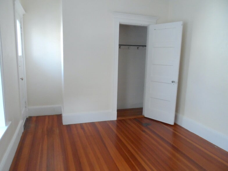 Building Photo - 9 Willard Ave