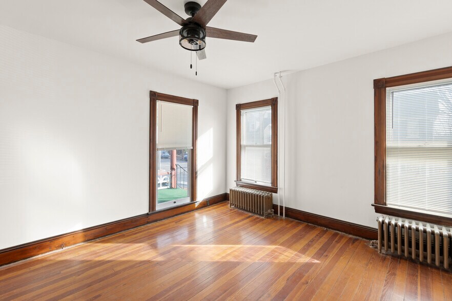 Building Photo - 301 S Braddock St