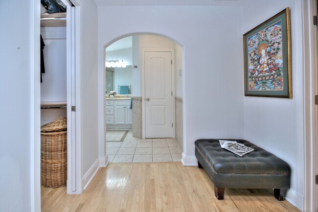 Building Photo - 8 Bauer Pl