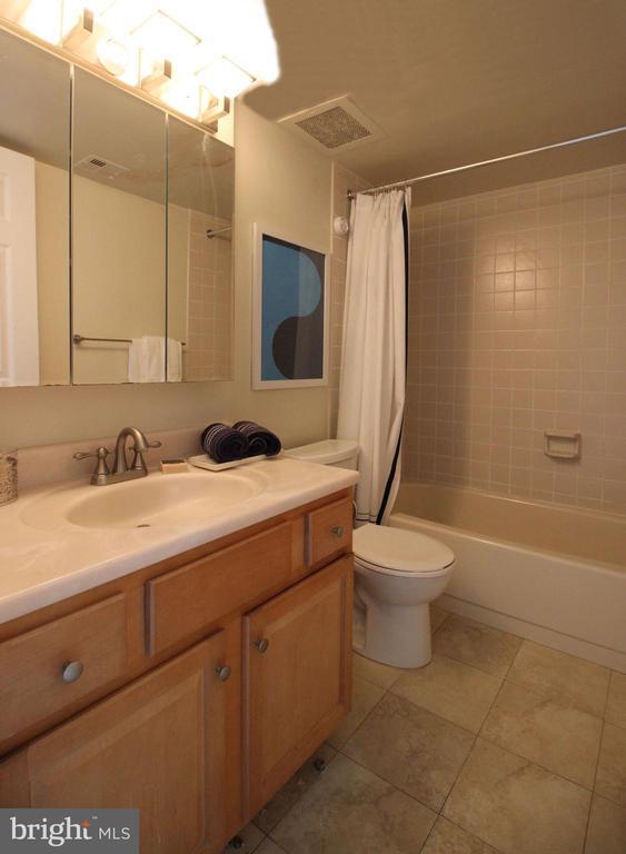 Building Photo - 1224 Eton Ct NW