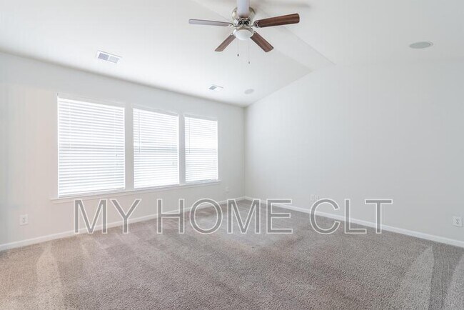 Building Photo - 2108 Arbor Vista Dr