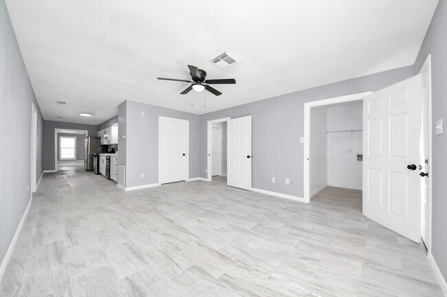 Building Photo - 5103 Karu Dr