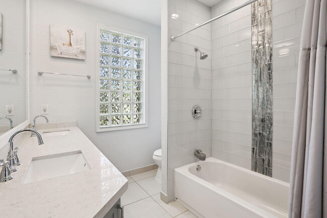 Building Photo - 6718 Portside Dr