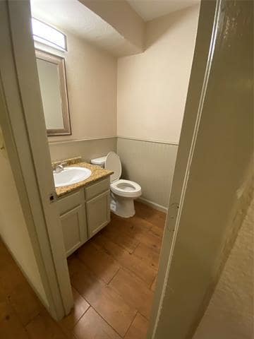 Building Photo - 10151 Camelot Dr