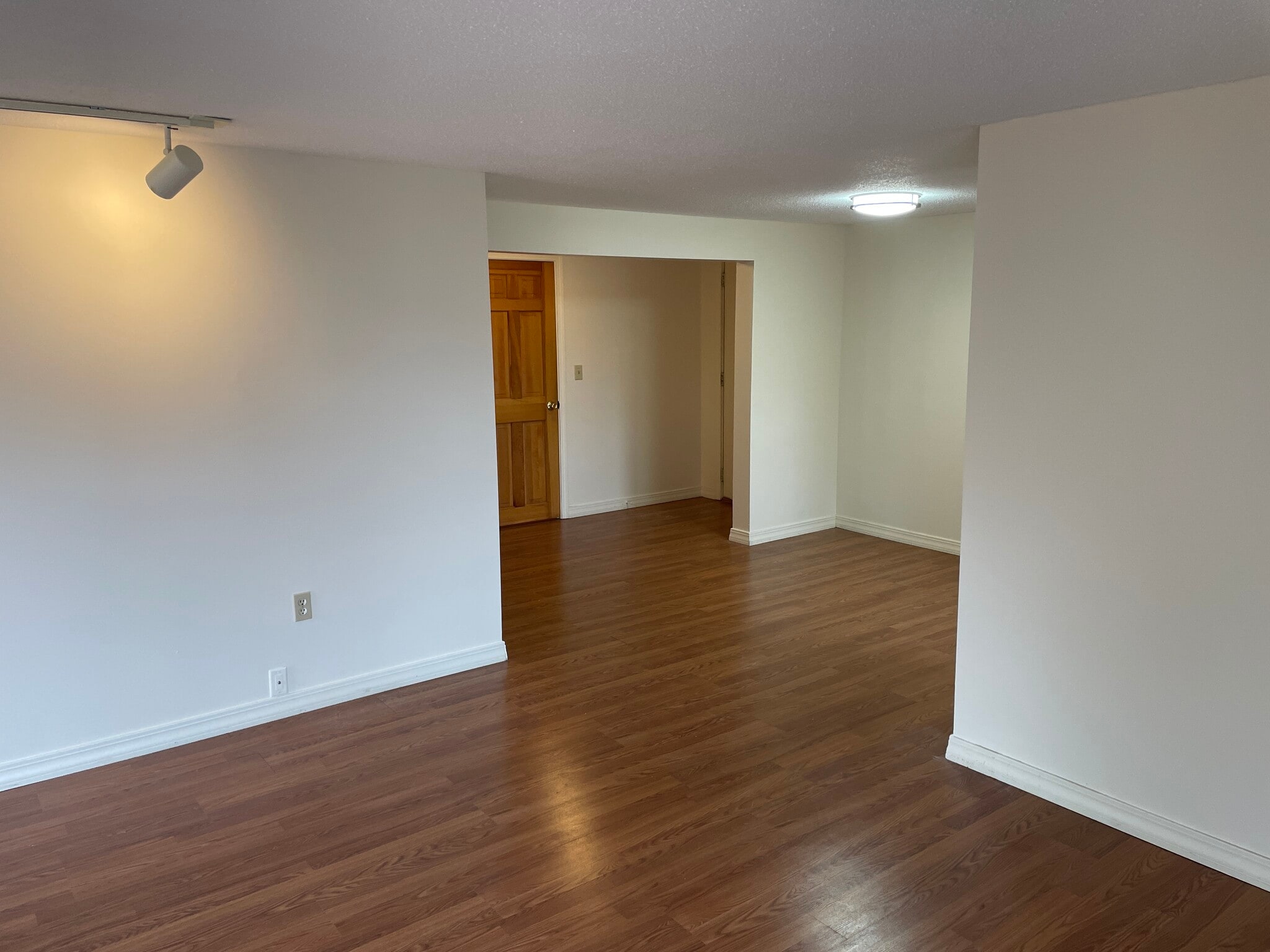 Building Photo - 834 State St