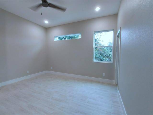 Building Photo - 301 Knights Row