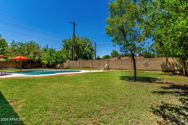 Building Photo - 1416 W Orchid Ln