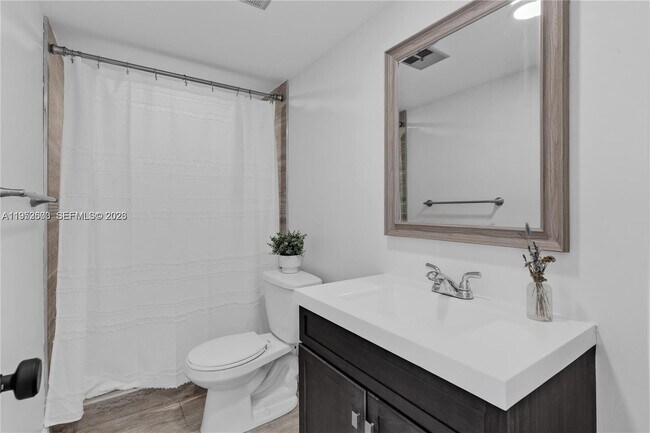 Building Photo - 6949 SW 110th Ct