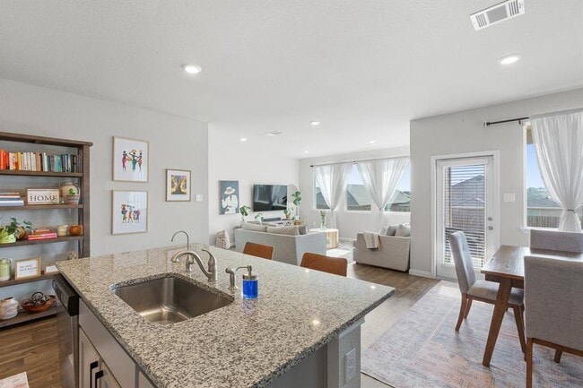 Building Photo - 199 Frostweed Dr