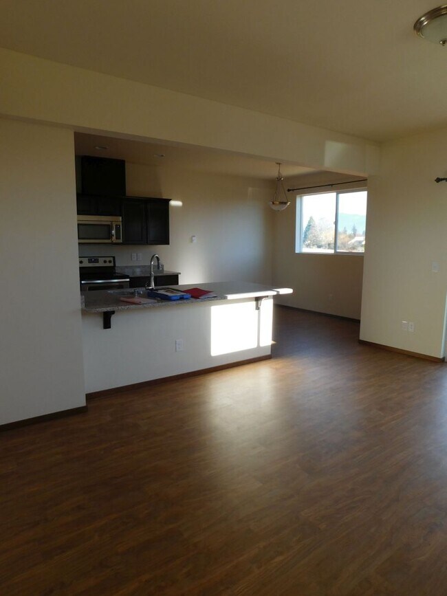 Building Photo - Gilkey 425,LLC#10