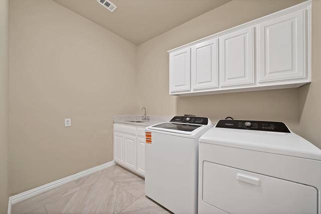 Building Photo - 3700 Wagon Wheel Dr