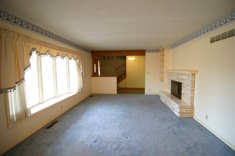 Building Photo - 3120 Loveland Dr