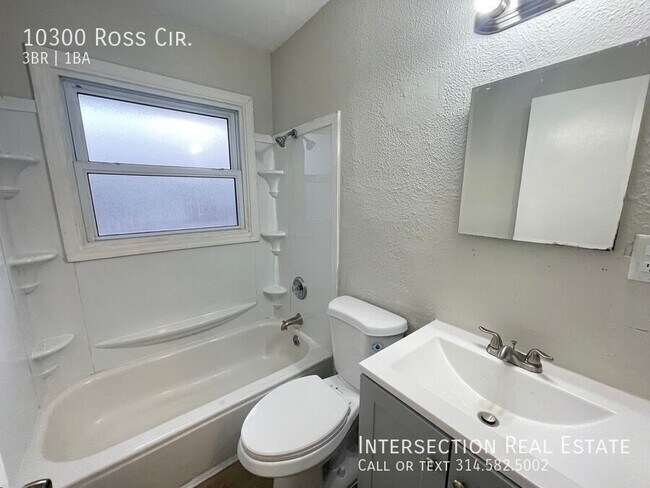 Building Photo - 10300 Ross Cir