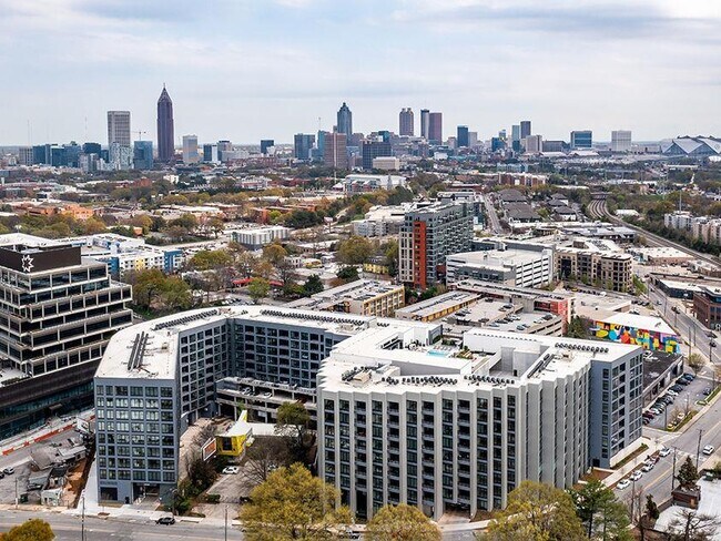 Building Photo - 1300 Chelsea Cir NW