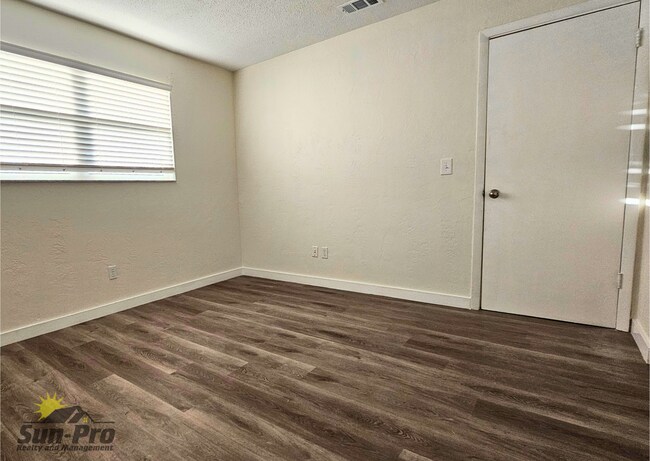 Building Photo - 5813 Spruce Creek Rd