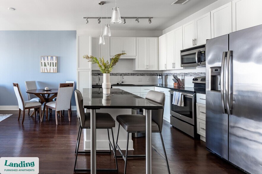 Building Photo - 480 N Orange Ave