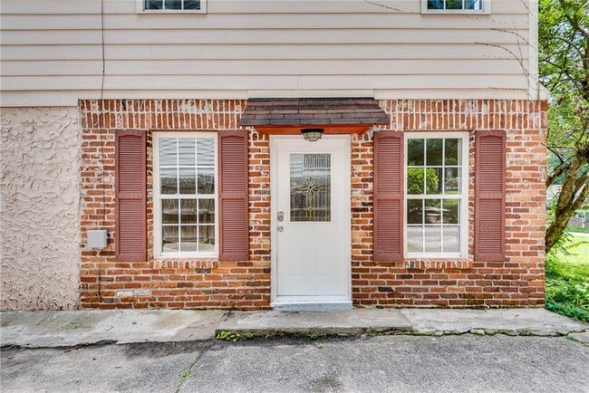 Primary Photo - 1174 Gilbert St SE