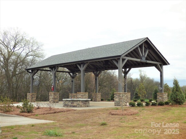 Building Photo - 1057 Red Apple St