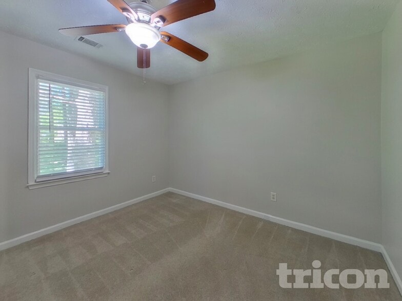 Building Photo - 2479 Hewatt Rd