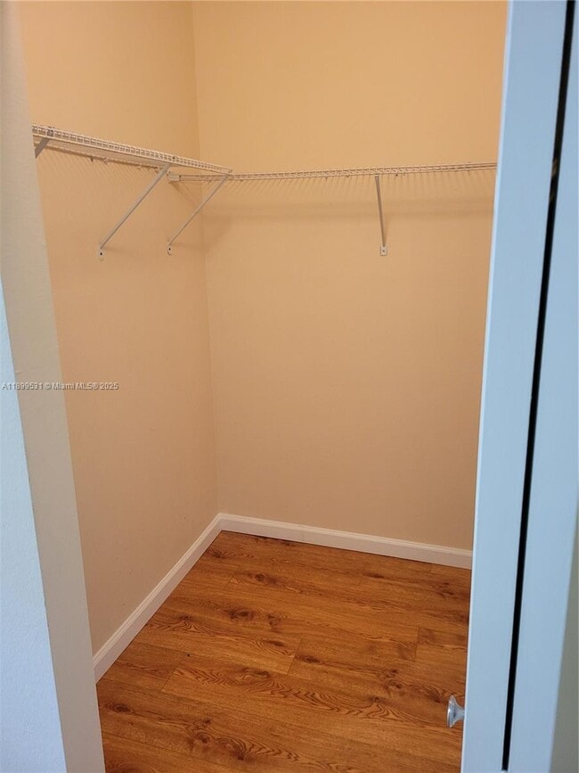 Building Photo - 2707 SW 82nd Ave