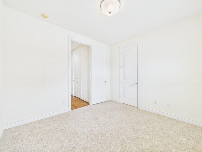 Building Photo - 11025 Sherwood Grv
