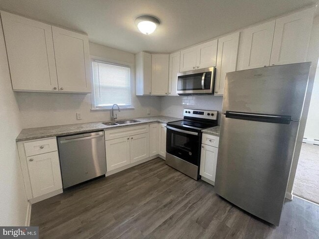 Building Photo - 233 Roesch Ave