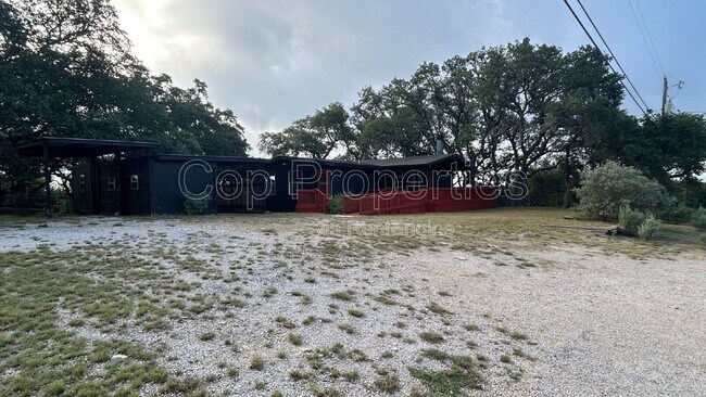 Building Photo - 537 Tamarack Dr