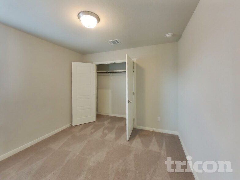 Building Photo - 5820 Zoey Wy