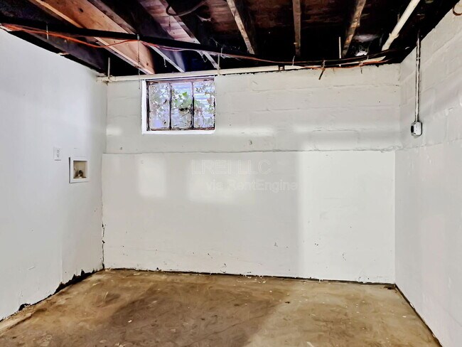 Building Photo - 1793 W Lee St