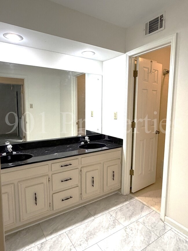 Building Photo - 7094 Corsica Dr