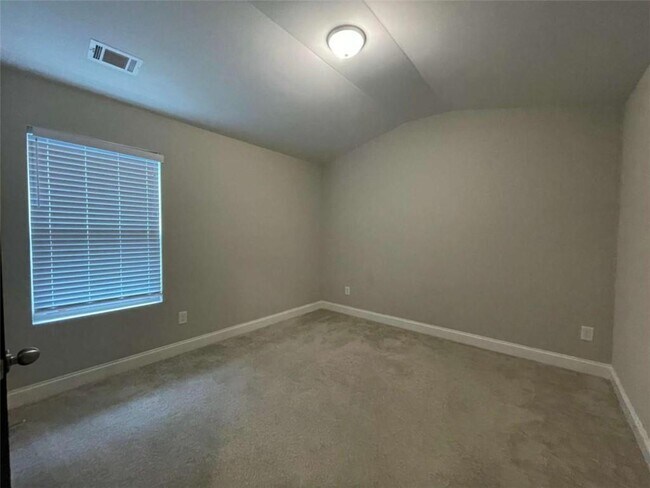 Building Photo - 301 Omnia Ridge Way
