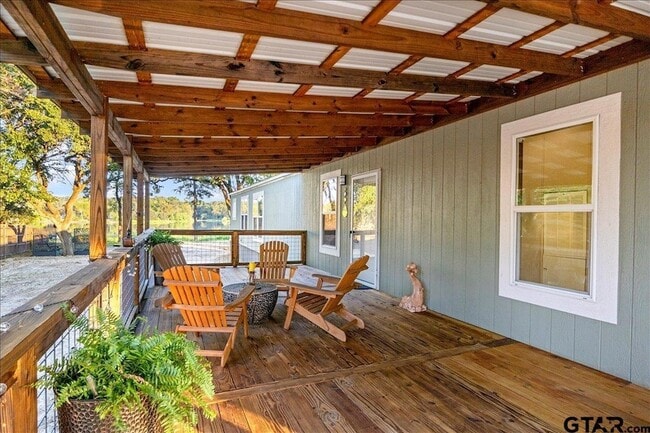 Building Photo - 409 Willow Dr