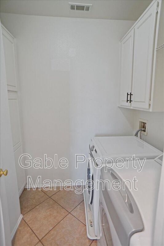 Building Photo - 24022 Via Vista