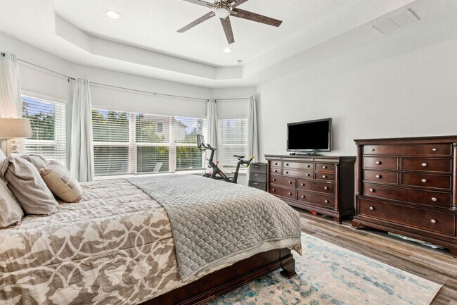 Building Photo - Spacious 4 Bed / 4 Bath Home with Upgrades...