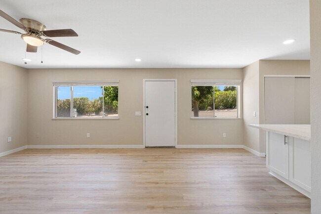 Building Photo - 46869 CA-74