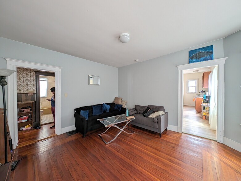 Building Photo - 35 Pearson Rd