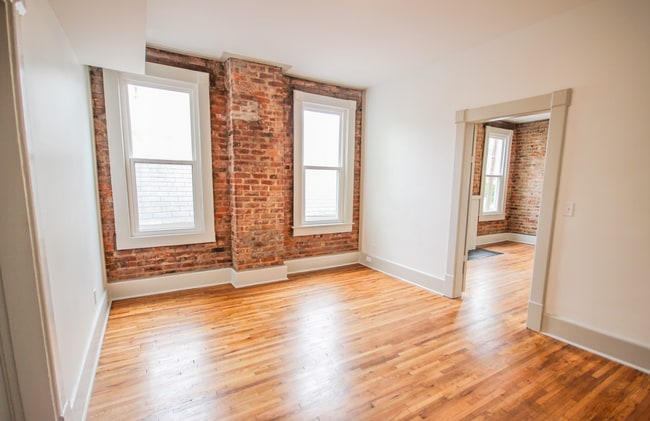 Building Photo - Now Available! 2 Bedroom 1 Bathroom in Hig...