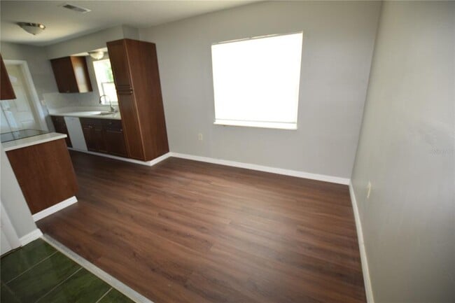 Building Photo - 4840 Grovemont Pl