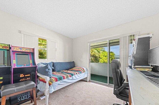 Building Photo - 336 Brittany Ave