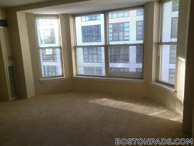 Primary Photo - 75 Peterborough St