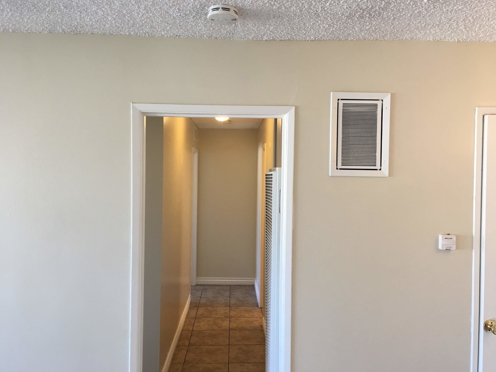 Building Photo - 805 Glenway Dr